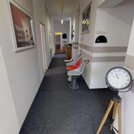 Student's Nest אכסניה *